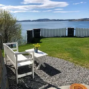 Apartment Koselig Nyoppusset 3 Roms Med Egen Parkeringsplass I Rolige Omgivelse Naer Sjoen, 2 Mil Nord For Sentrum., Bergen